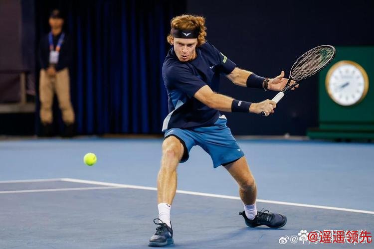 中网男单正赛第5日TOP3种子进4强 卢布列夫出局